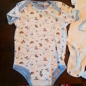 Lot of 5 premature onesies and a hat!